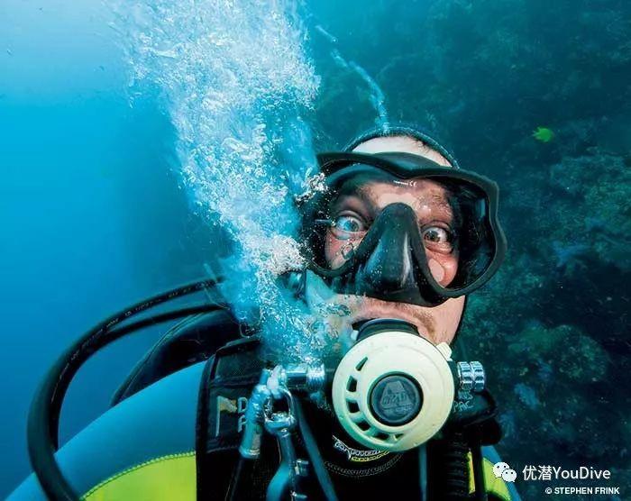“通关”复常登“2023香港商界最关注的10件大事”榜首