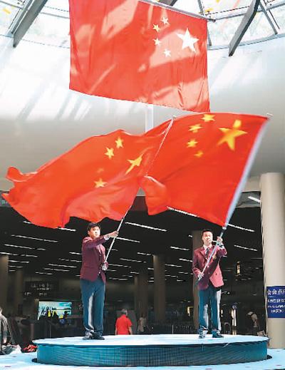 金融监管总局谈中小银行风险化解:实施高强度监管,逐步使其风险收敛