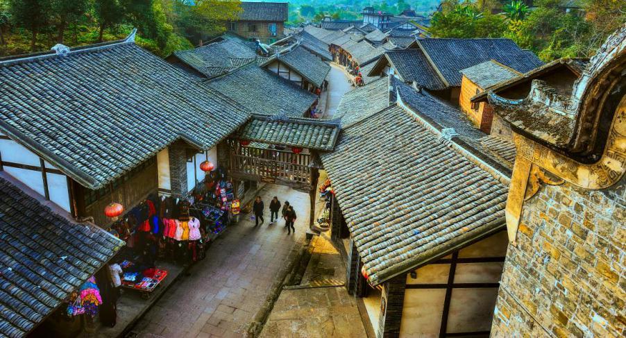 落霞与孤鹜齐飞秋水共长天一色写的是什么地方游戏画面