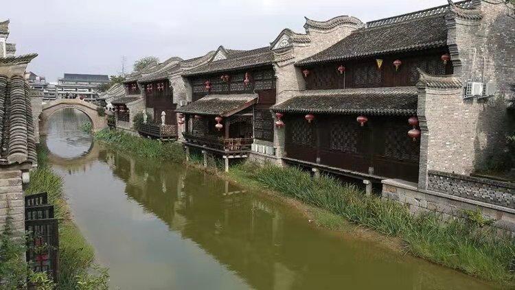 韩国一市场深夜发生重大火灾 227家店被烧毁